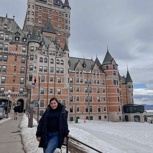 Meet your Posher, Gloria